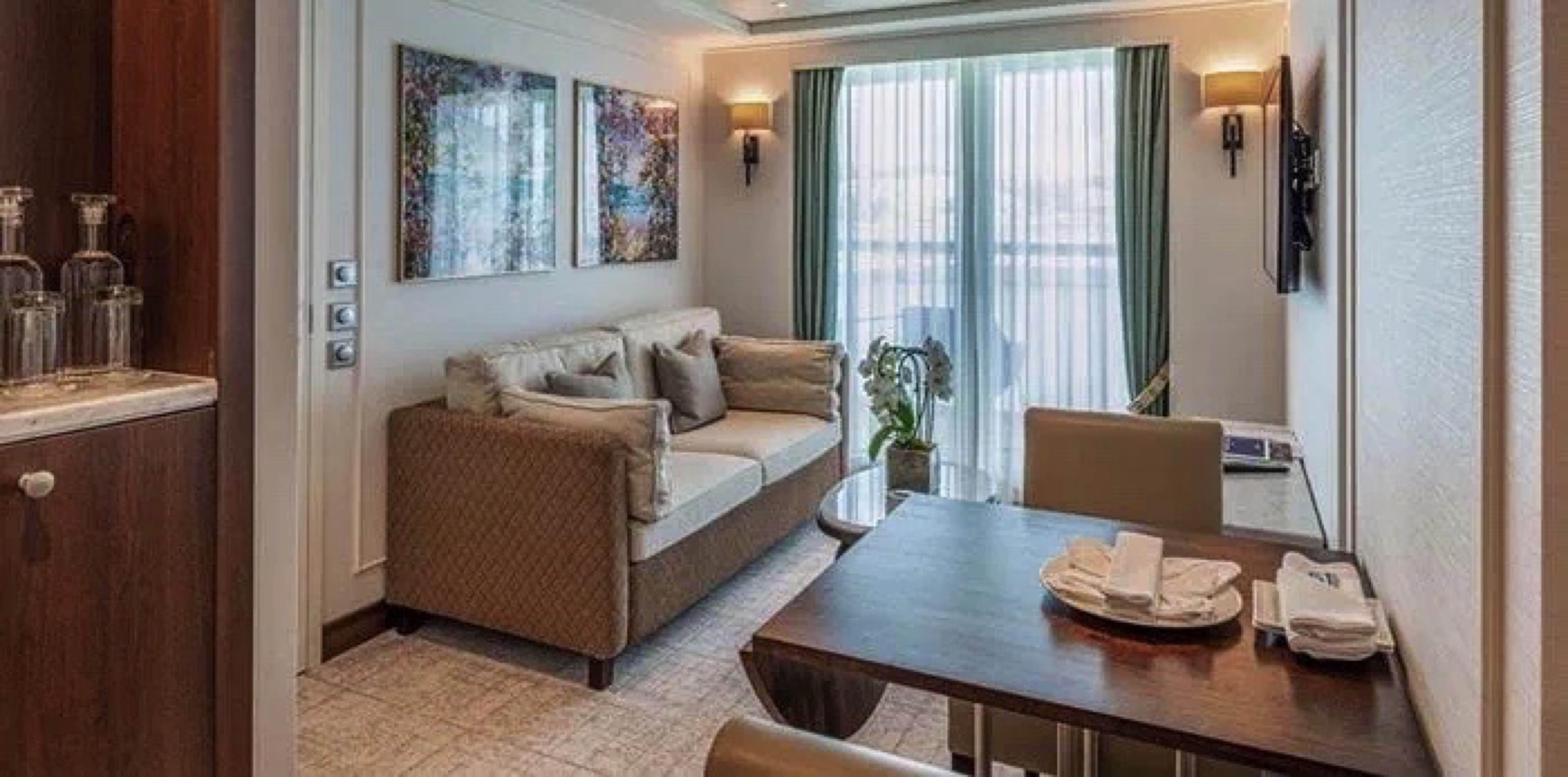 Mid Ship Suite with Balcony